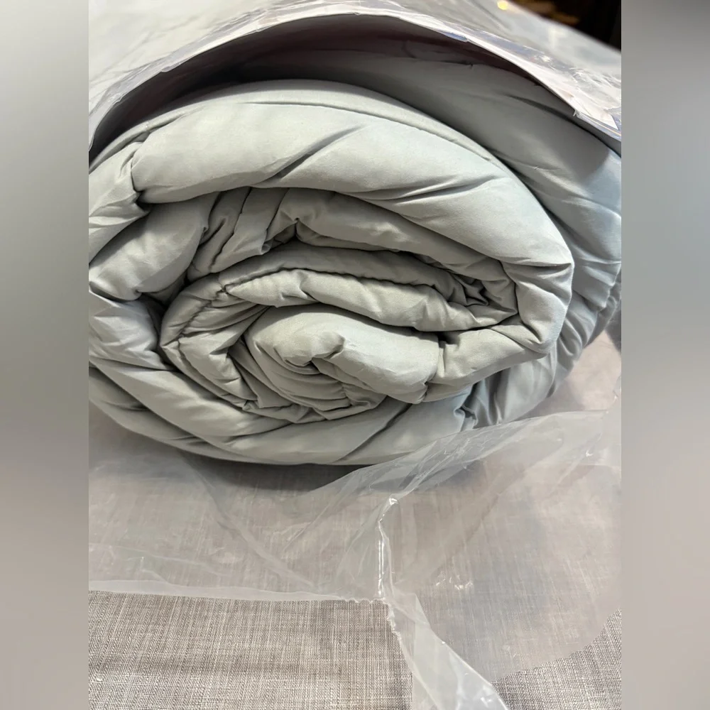 NWT Gray Microfiber Comforter Full/Queen 88” X 88”